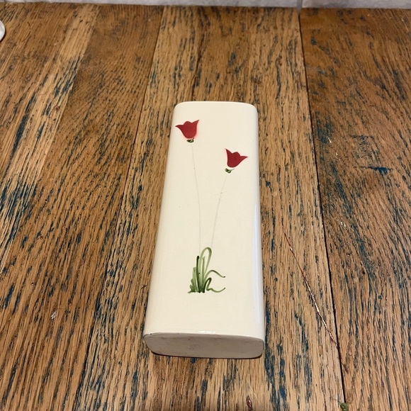 🌷 VASE RECTANGULAIRE FLEURS ROUGES – PIÈCE SIGNÉE - Picture 5 of 10